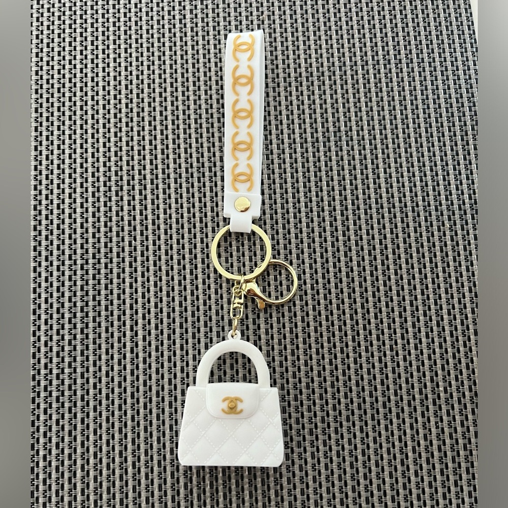 New without tag beautiful key chain